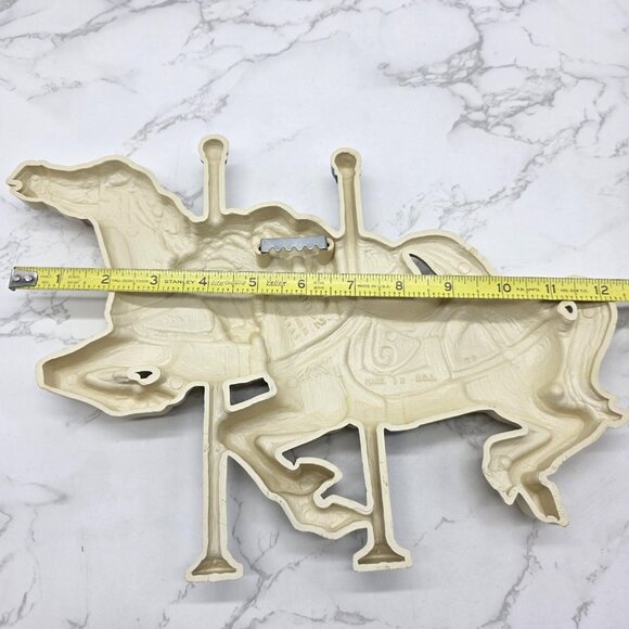 Vintage 1981 Burwood Carousel Horses Wall Hanging Blue Pink Plastic Made in USA - Picture 6 of 8